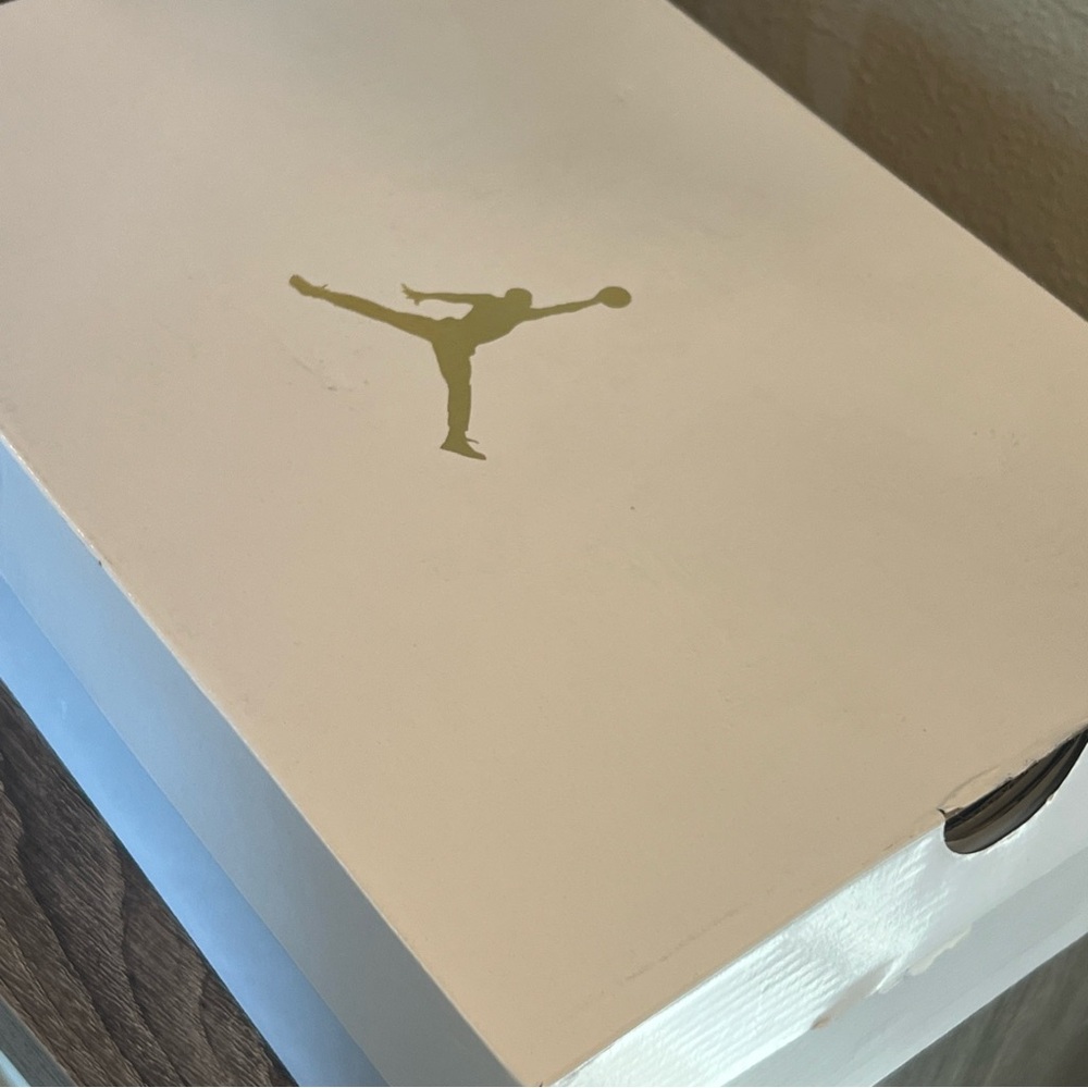 NIB Nike Women's Air Jordan 1 Mid SE Homage Split Black White Sz 9.5 - Picture 8 of 8